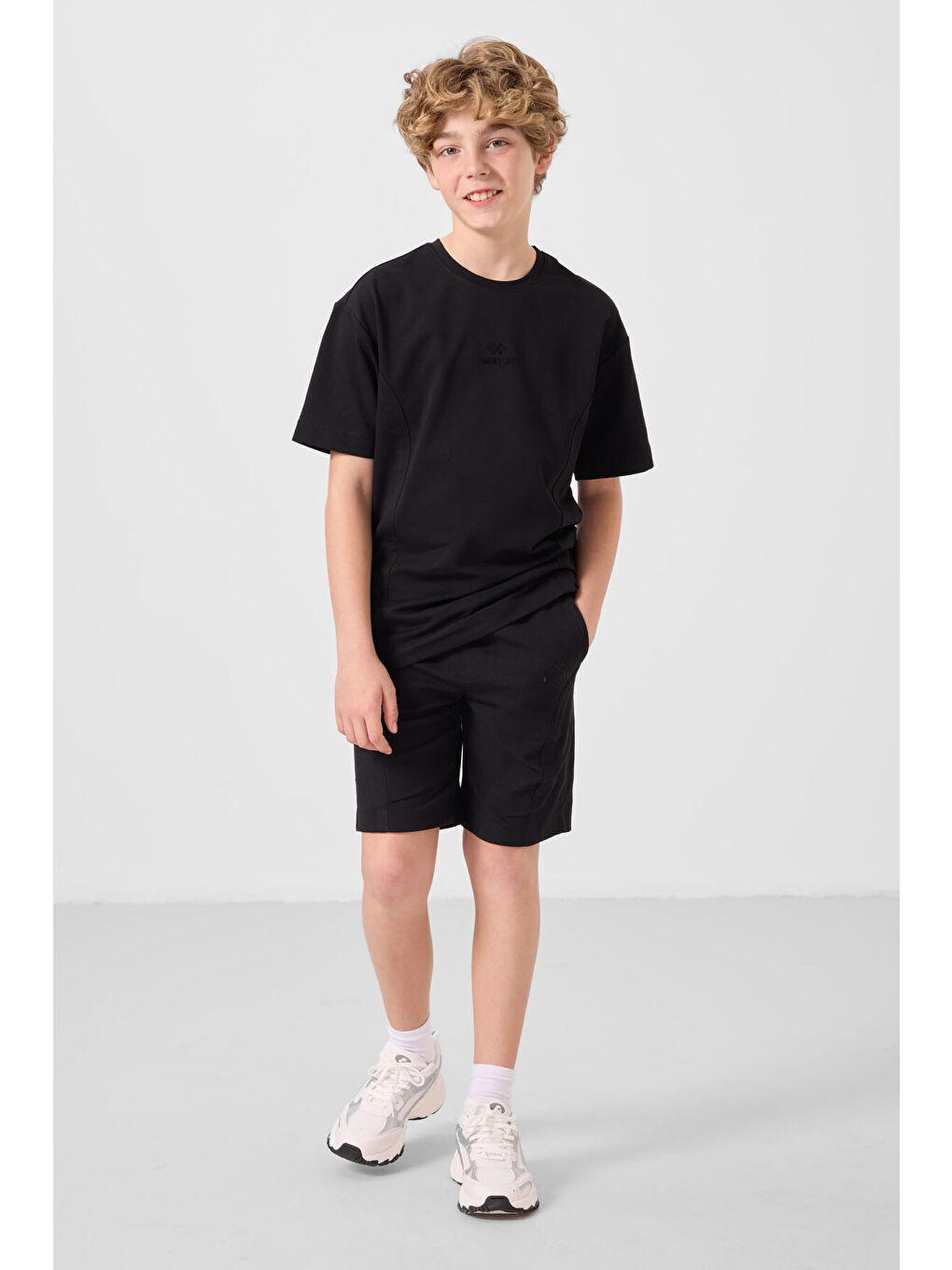 Siyah Pamuklu Oversize Fit Dokuma Hafif Esnek Chino Erkek Çocuk Şort Takım - 11276-4