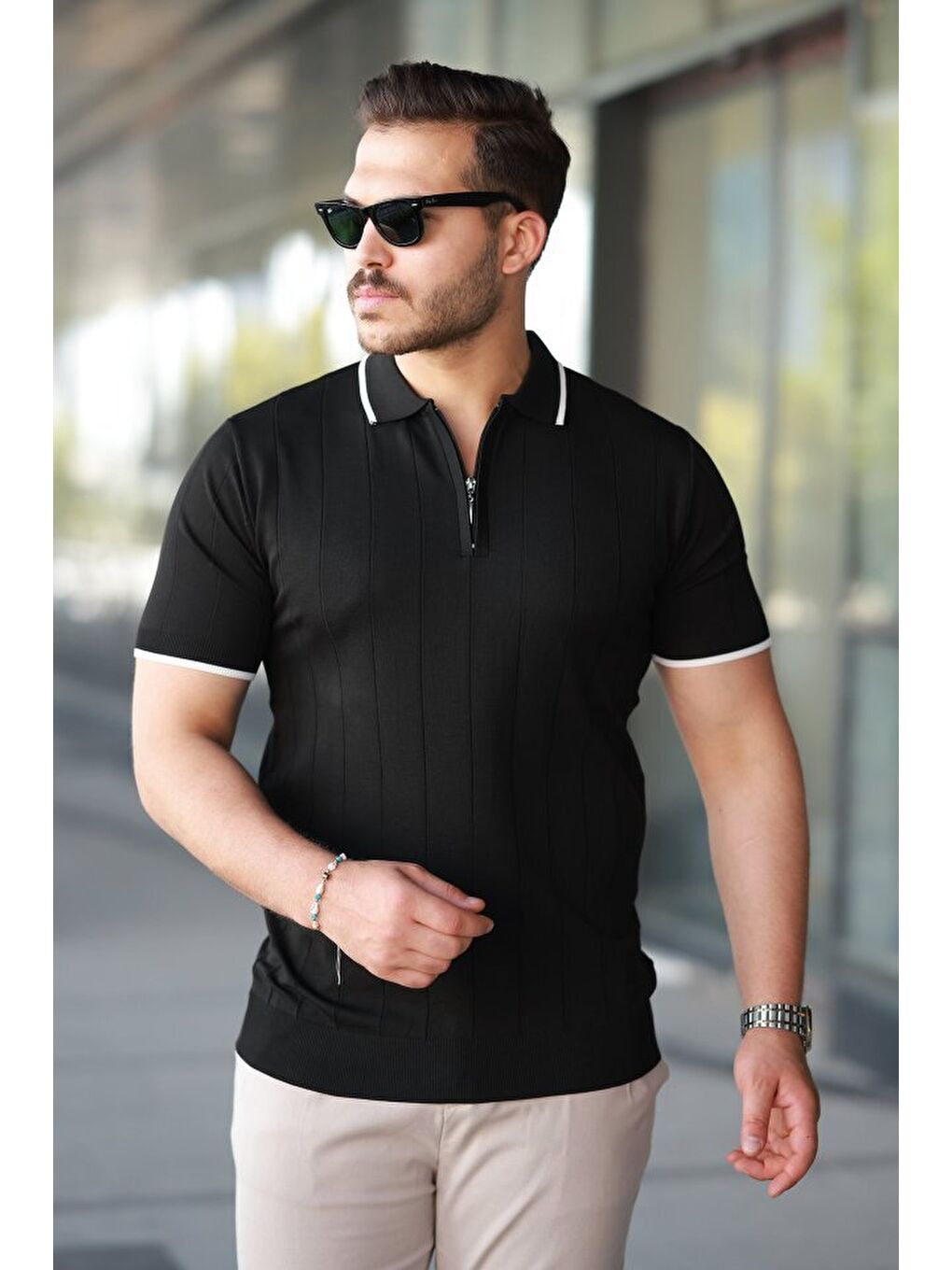 Siyah Erkek Fermuar Yakalı çizgi Dokulu Kısa Kollu Tişört