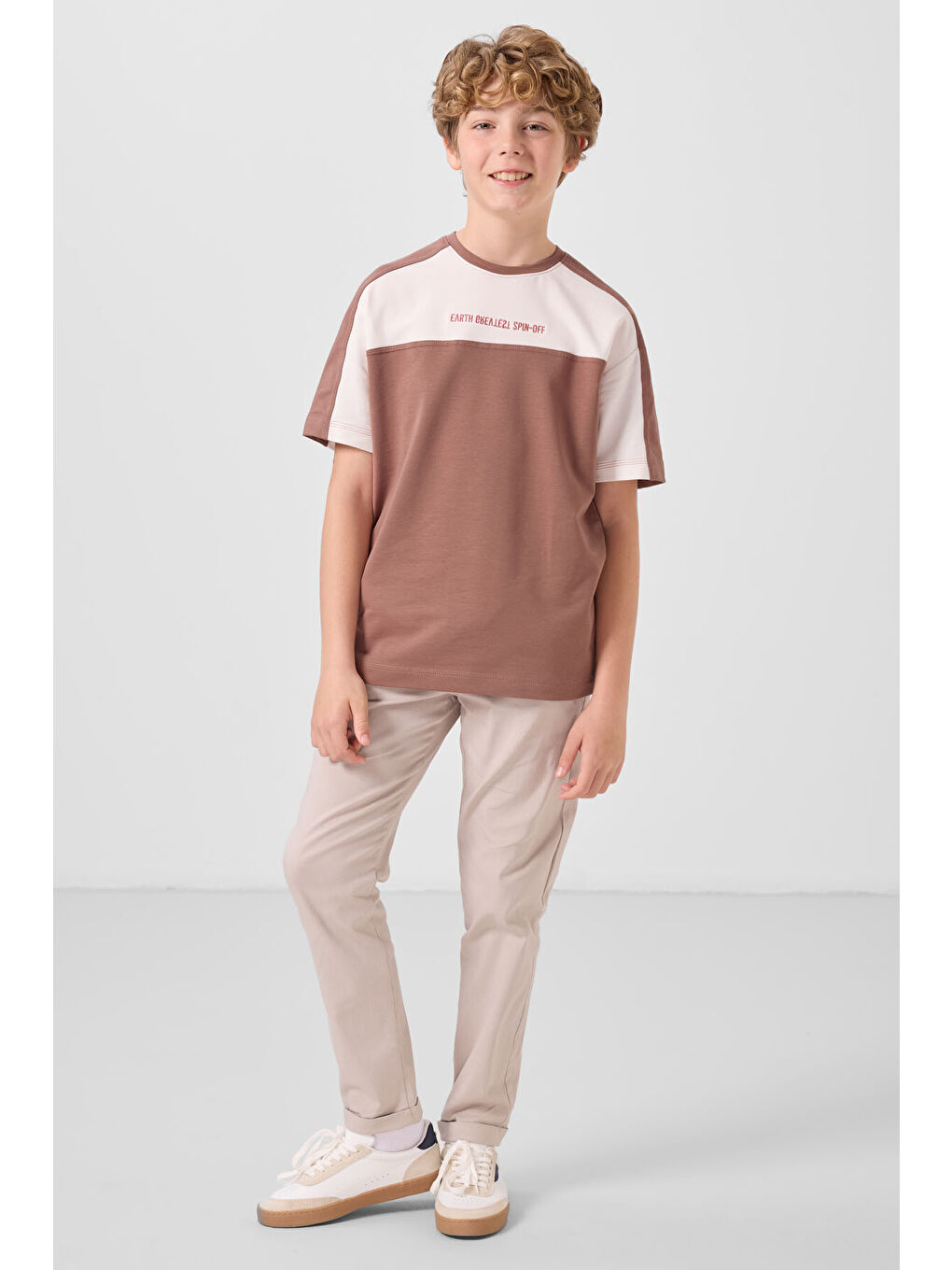 Kahverengi Tarçın Pamuklu Yumuşak Dokulu Oversize Fit Nakışlı Erkek Çocuk T-Shirt - 11290-1