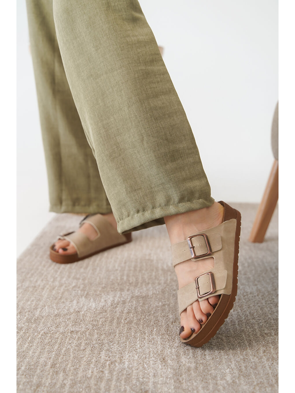 Bej Arizona Günlük Ortopedik Unisex Tokalı Terlik-4