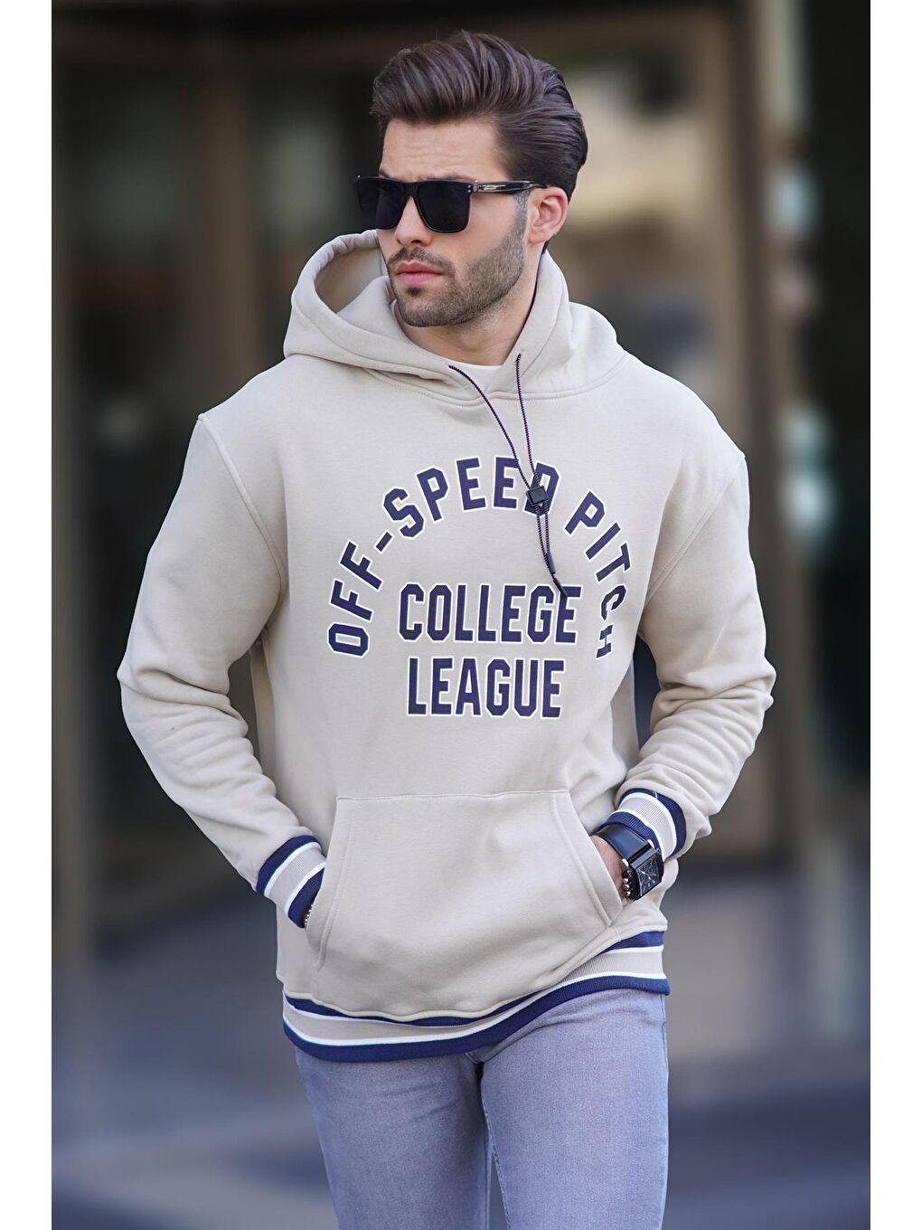 Madmext Bej Kapüşonlu Cep Detaylı Baskılı  Erkek Hoodie 7068