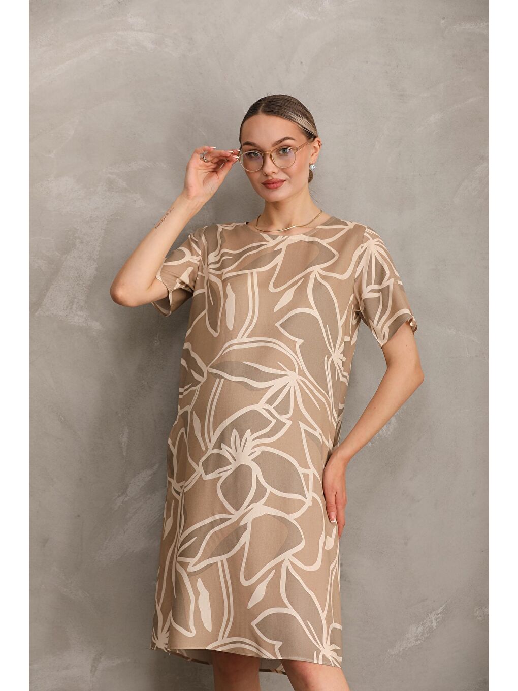 Kahverengi Hamile Baskılı Midi Kısa Kol Yandan Cepli Elbise-3