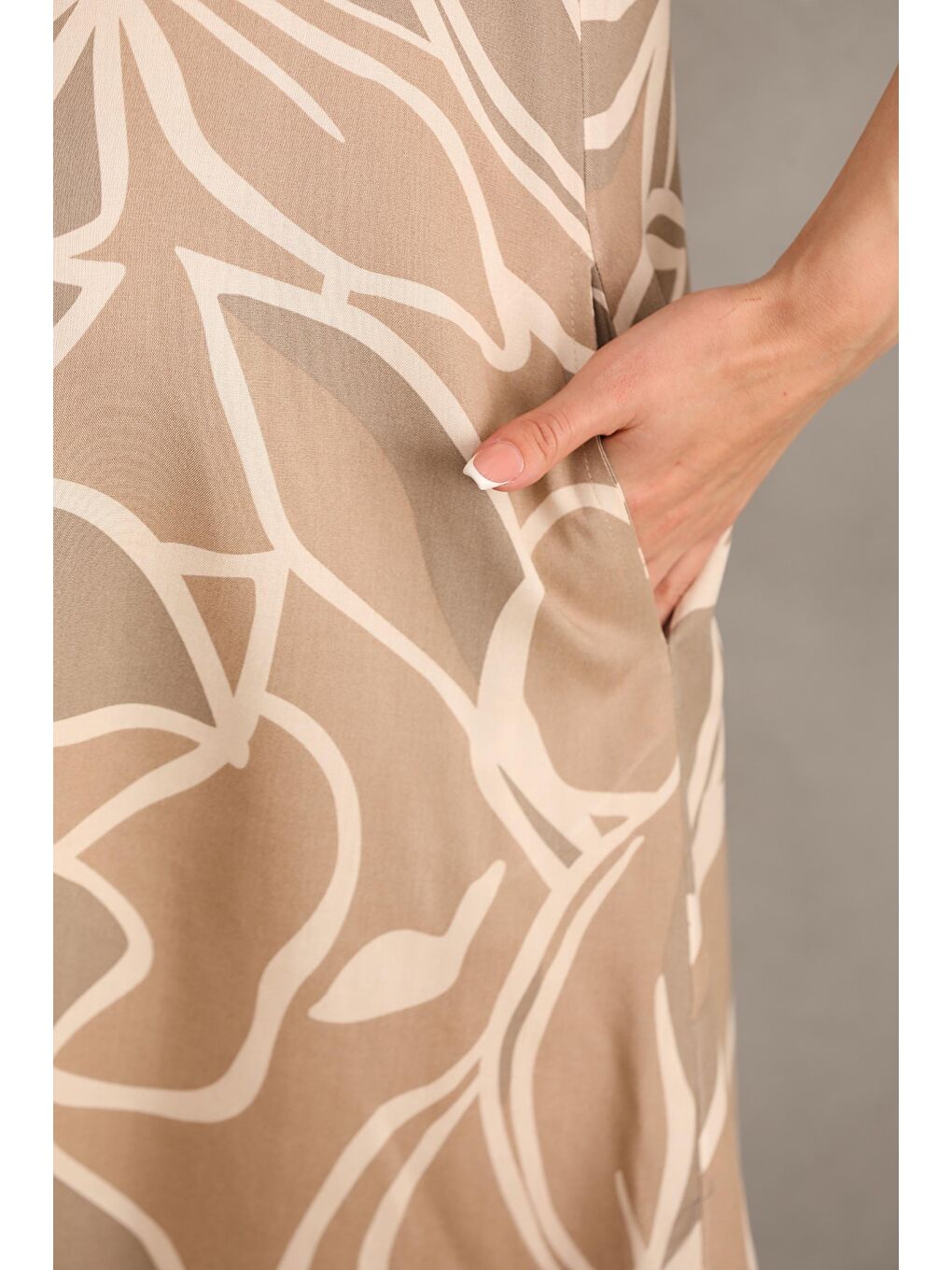 Kahverengi Hamile Baskılı Midi Kısa Kol Yandan Cepli Elbise-5