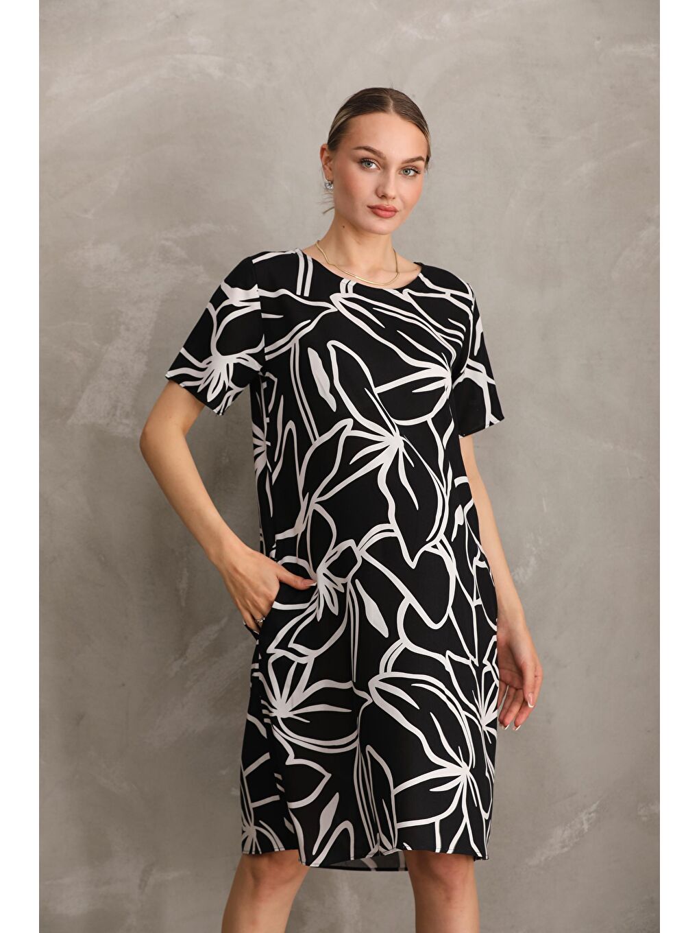 Siyah Hamile Baskılı Midi Kısa Kol Yandan Cepli Elbise