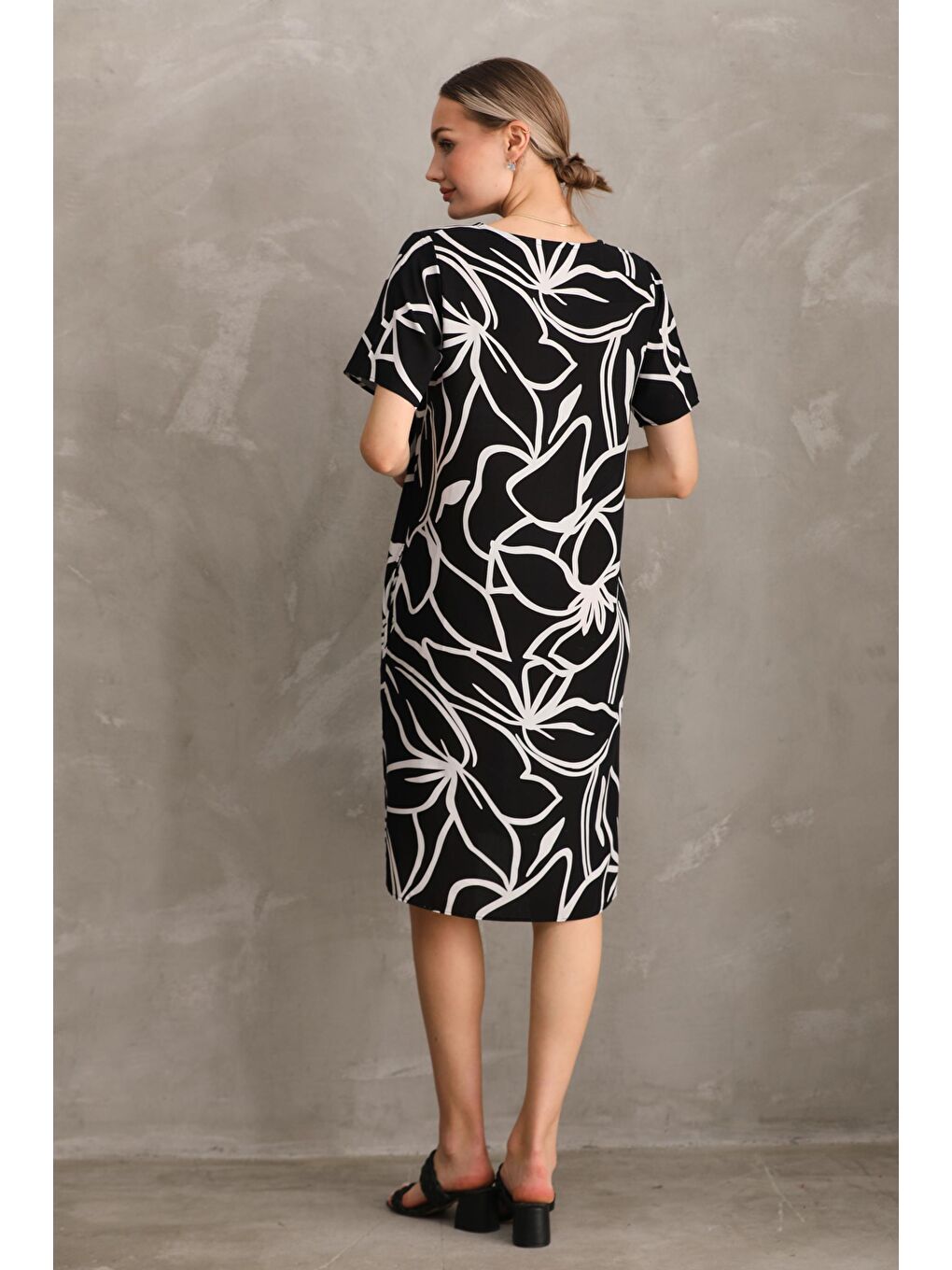 Siyah Hamile Baskılı Midi Kısa Kol Yandan Cepli Elbise-2