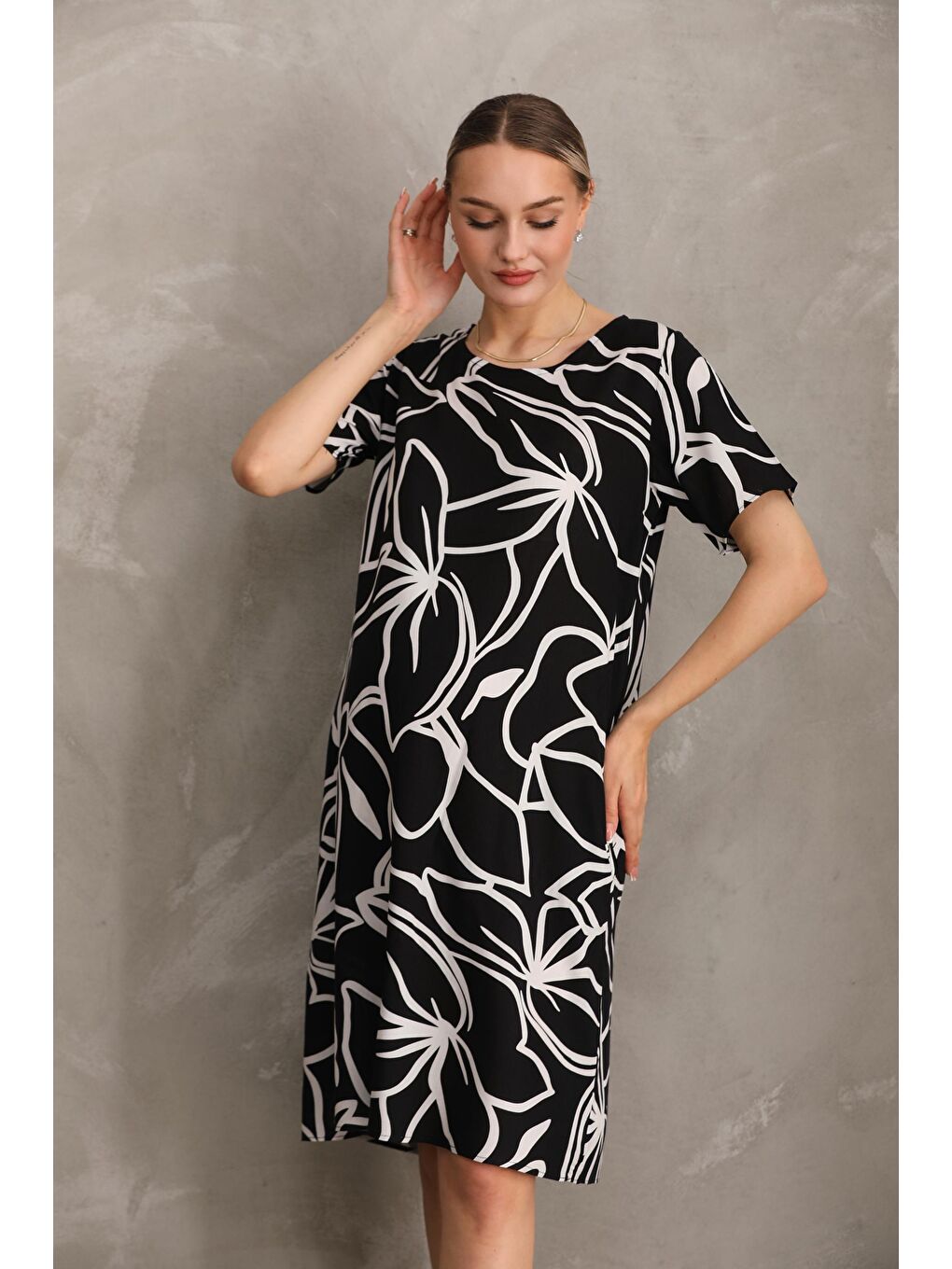 Siyah Hamile Baskılı Midi Kısa Kol Yandan Cepli Elbise-6