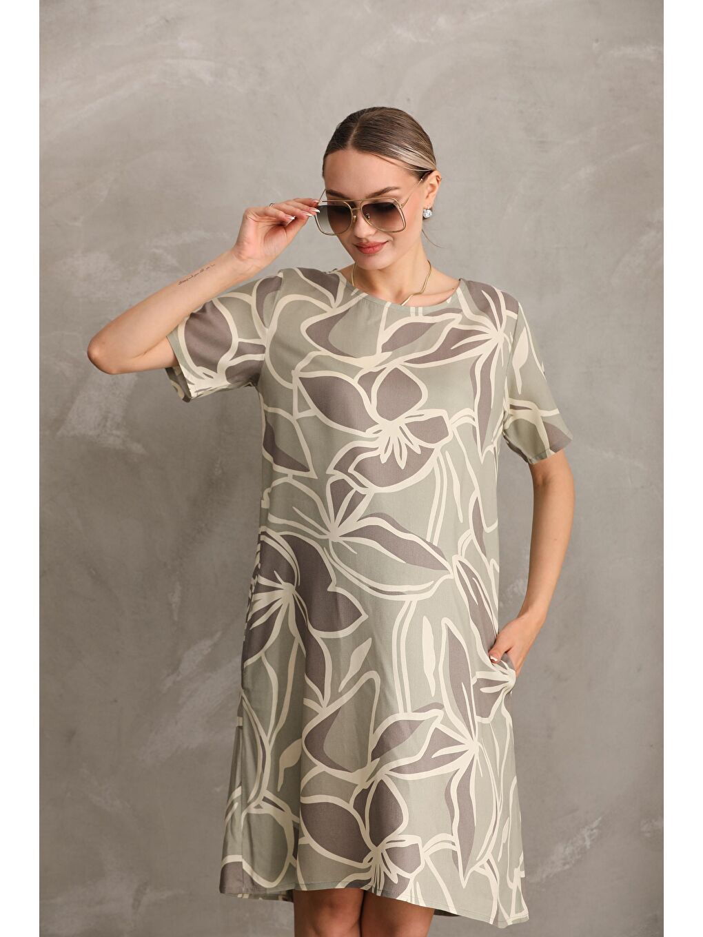 Yeşil Hamile Baskılı Midi Kısa Kol Yandan Cepli Elbise-1