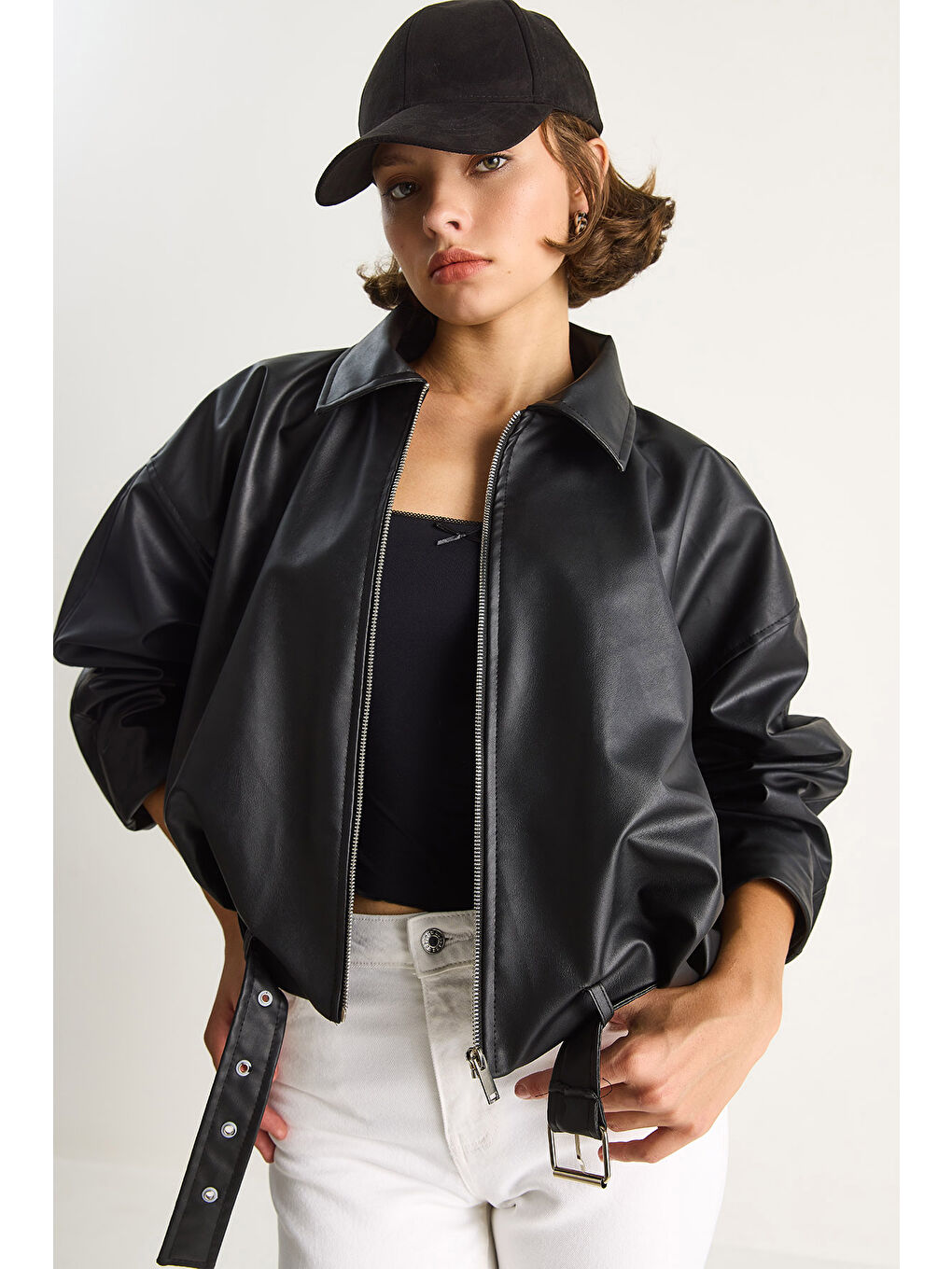 Siyah Kadın Oversize Tokalı Deri Ceket-4