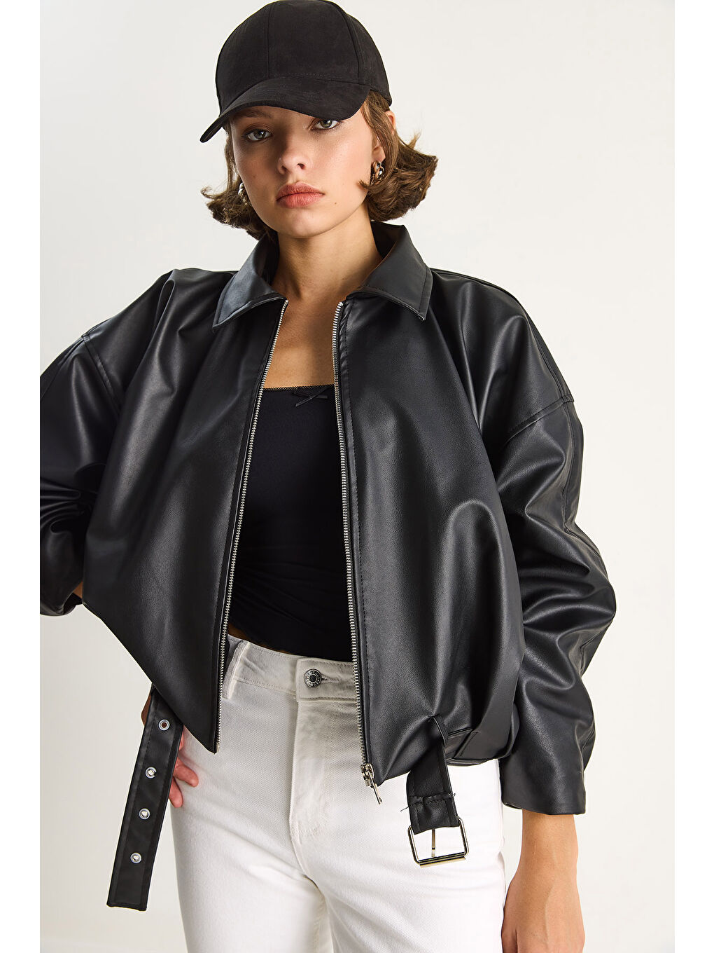 Siyah Kadın Oversize Tokalı Deri Ceket-5