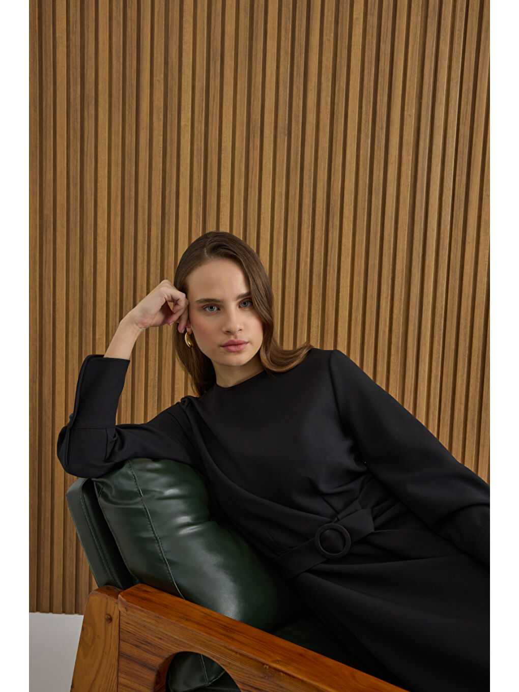 Siyah Kemerli Evaze Elbise-1