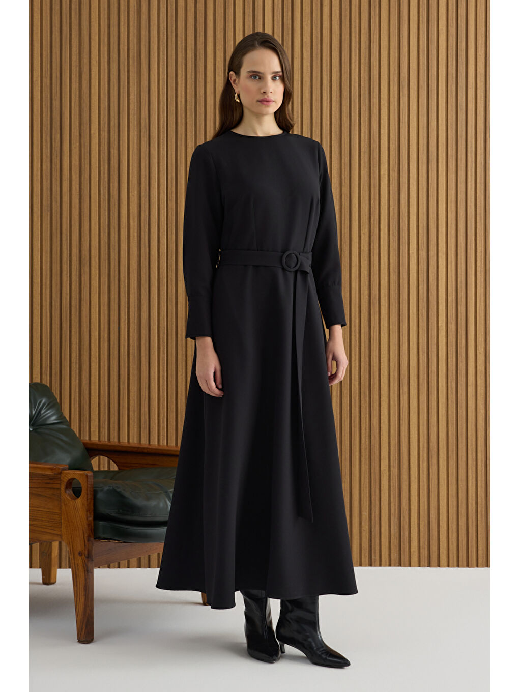 Siyah Kemerli Evaze Elbise-3