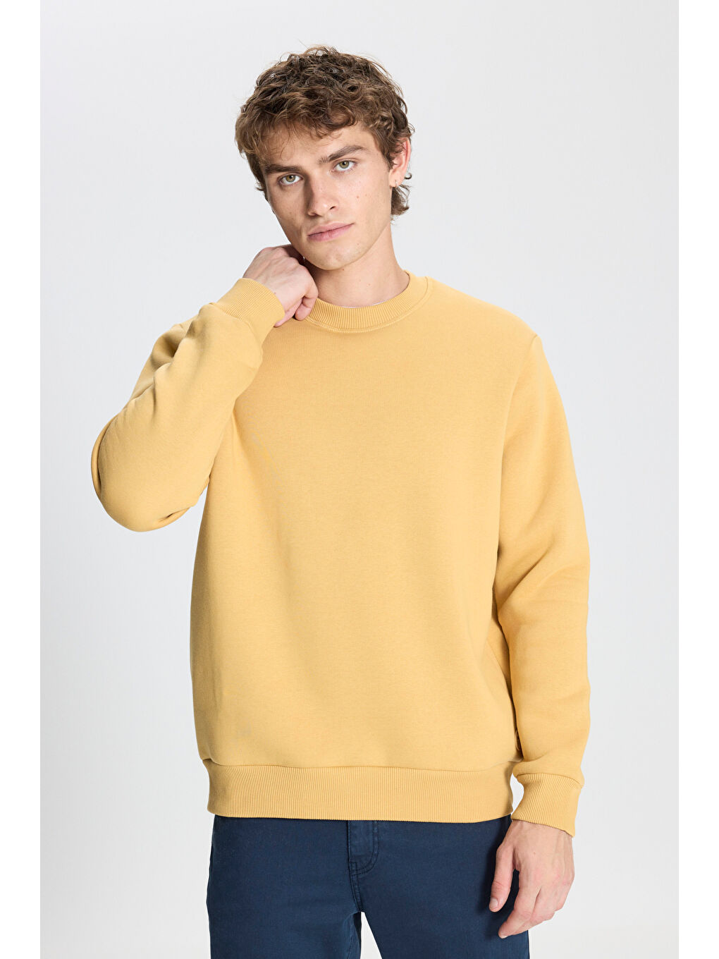 Sarı Erkek Hardal Standart Fit Normal Kesim İçi Polarlı Bisiklet Yaka Sweatshirt
