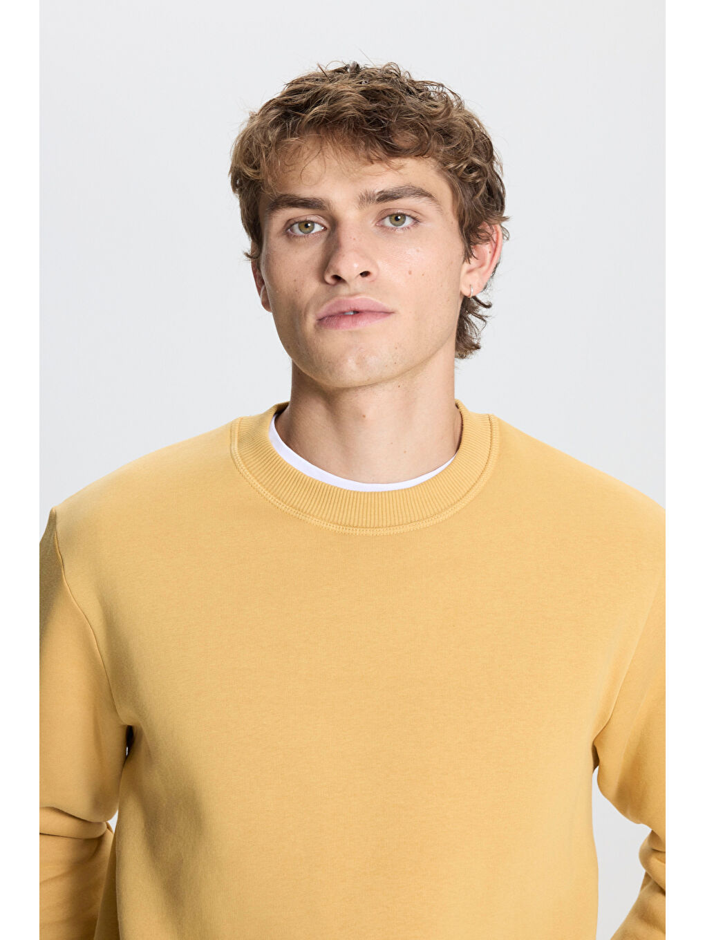 Sarı Erkek Hardal Standart Fit Normal Kesim İçi Polarlı Bisiklet Yaka Sweatshirt-3