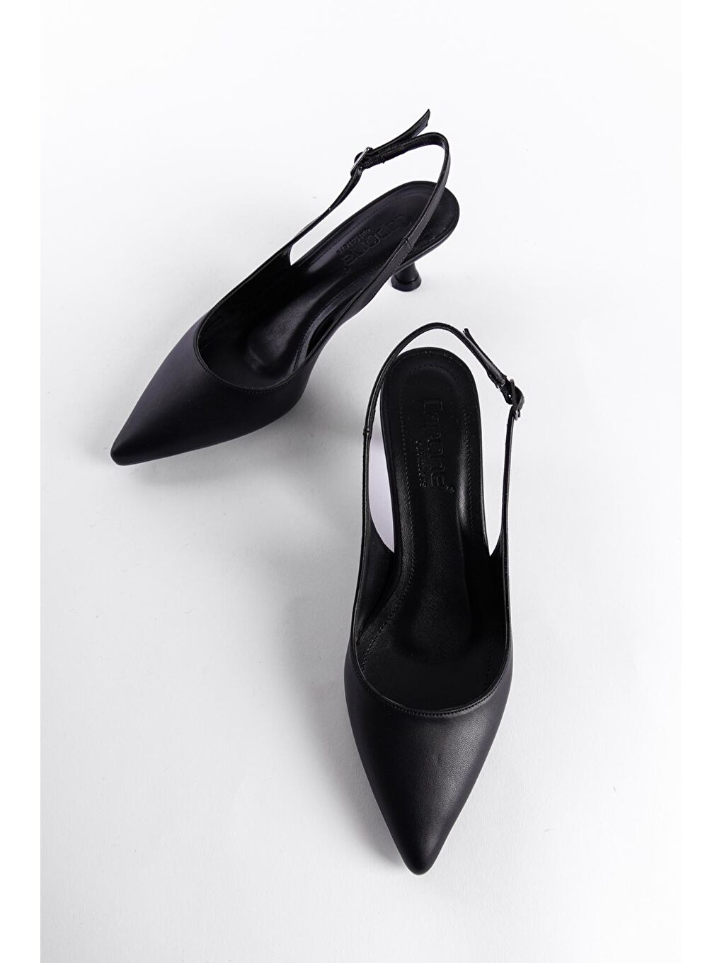 Siyah Arkası Açık Orta Topuklu  Sivri Burunlu Kadın Ayakkabı-2