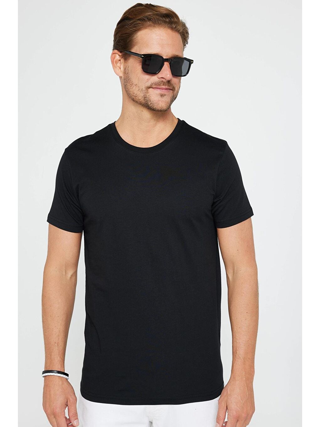 Unisex 3'Lü Paket Siyah-Beyaz-Bordo Rengi Slim Fit Dar Kesim %100 Pamuk Bisiklet Yaka Tişört-5