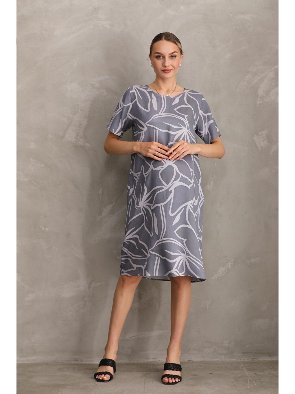 Gri Hamile Baskılı Midi Kısa Kol Yandan Cepli Elbise