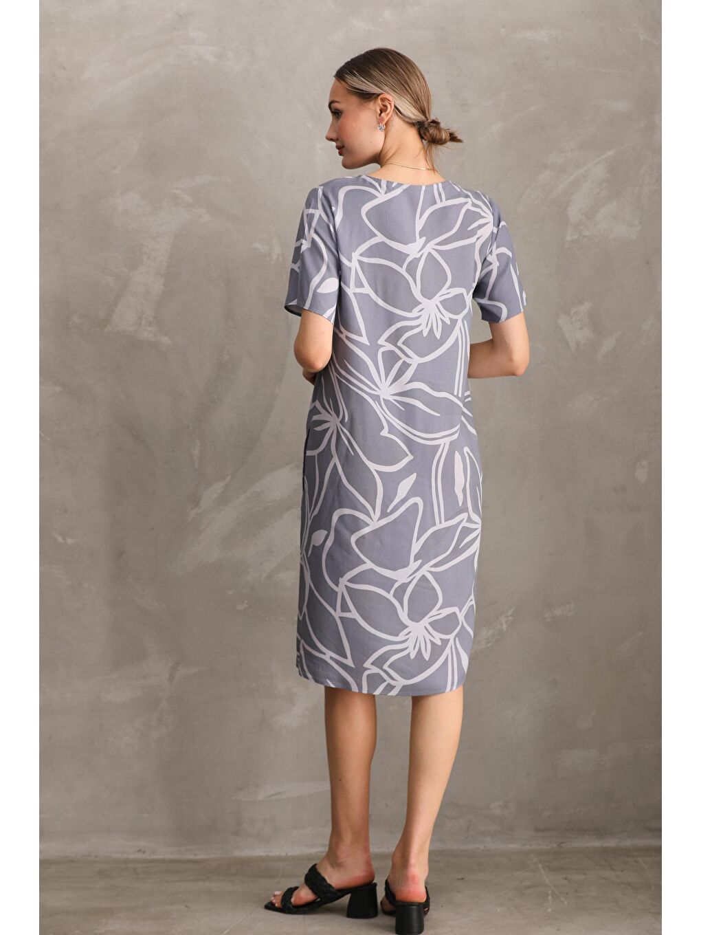 Gri Hamile Baskılı Midi Kısa Kol Yandan Cepli Elbise-3