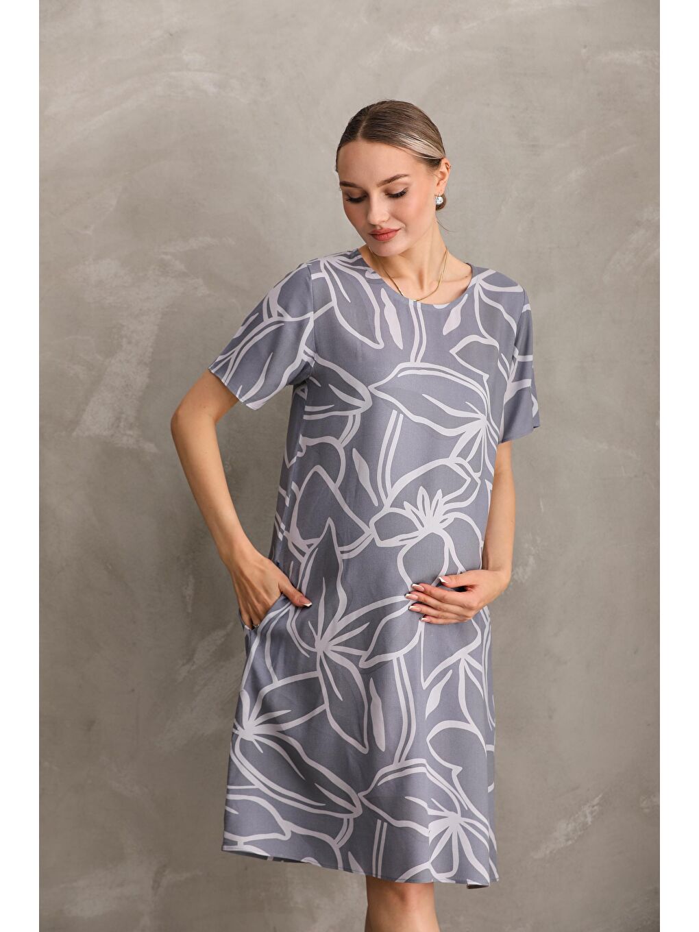 Gri Hamile Baskılı Midi Kısa Kol Yandan Cepli Elbise-5