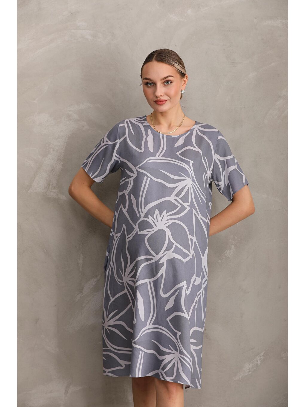Gri Hamile Baskılı Midi Kısa Kol Yandan Cepli Elbise-6