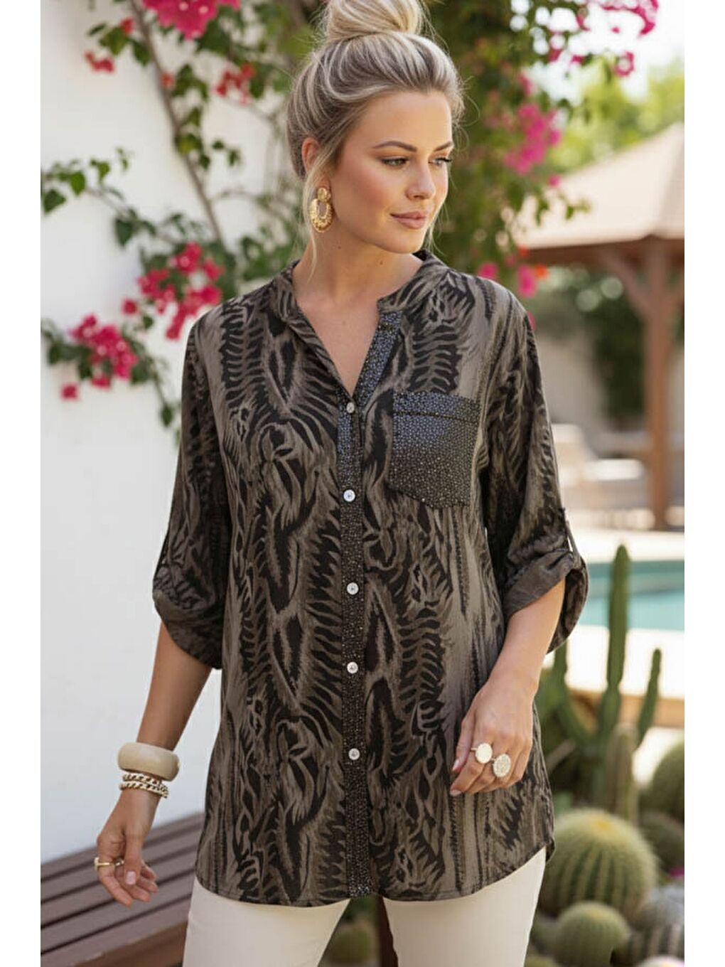 İtalyan Kahverengi Hakim Yaka Düğmeli 3/4 Kol Desenli Pullu Cepli Casual Viskon Dokuma Bluz 77 65