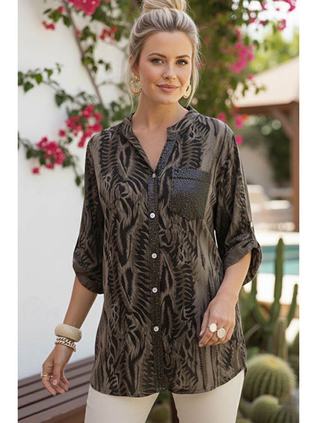 İtalyan Kahverengi Hakim Yaka Düğmeli 3/4 Kol Desenli Pullu Cepli Casual Viskon Dokuma Bluz 77 65-2
