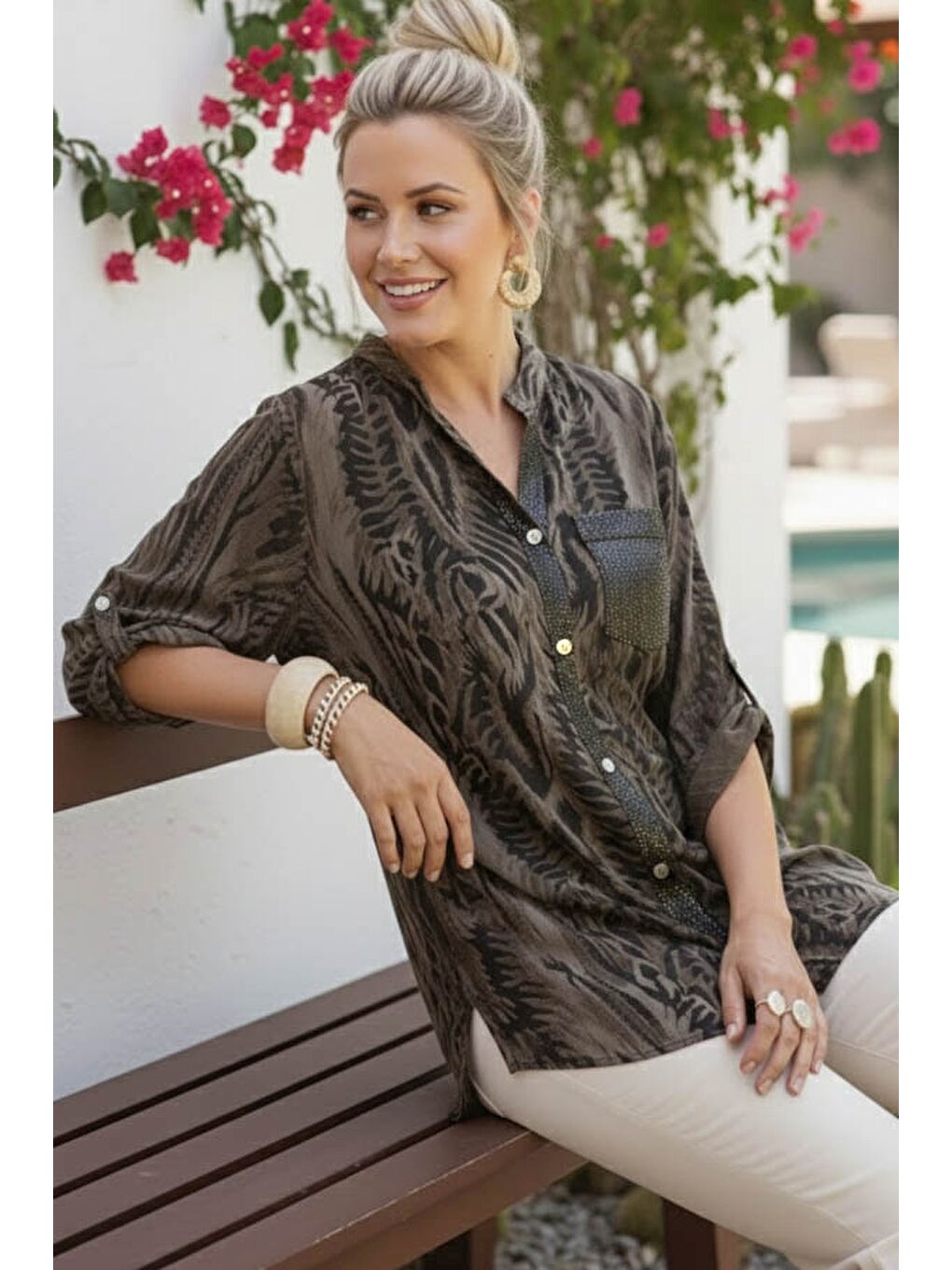 İtalyan Kahverengi Hakim Yaka Düğmeli 3/4 Kol Desenli Pullu Cepli Casual Viskon Dokuma Bluz 77 65-5