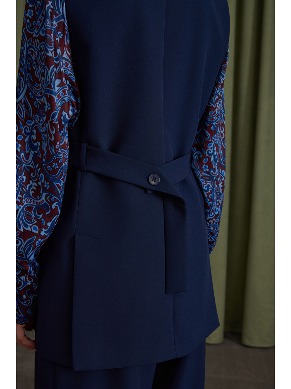 Lacivert Arkası Bant Detaylı Yelek-3