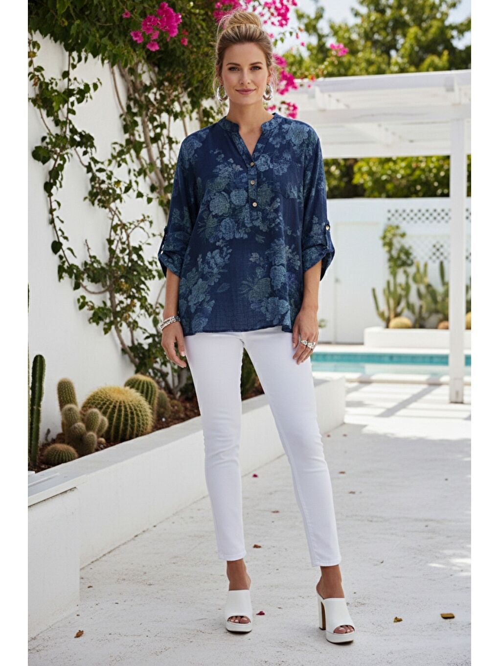 İtalyan Jean Mavisi Hakim Yaka Düğmeli 3/4 Kol Çiçekli Cepli Keten Görünümlü Dokuma Bluz 75 65-4