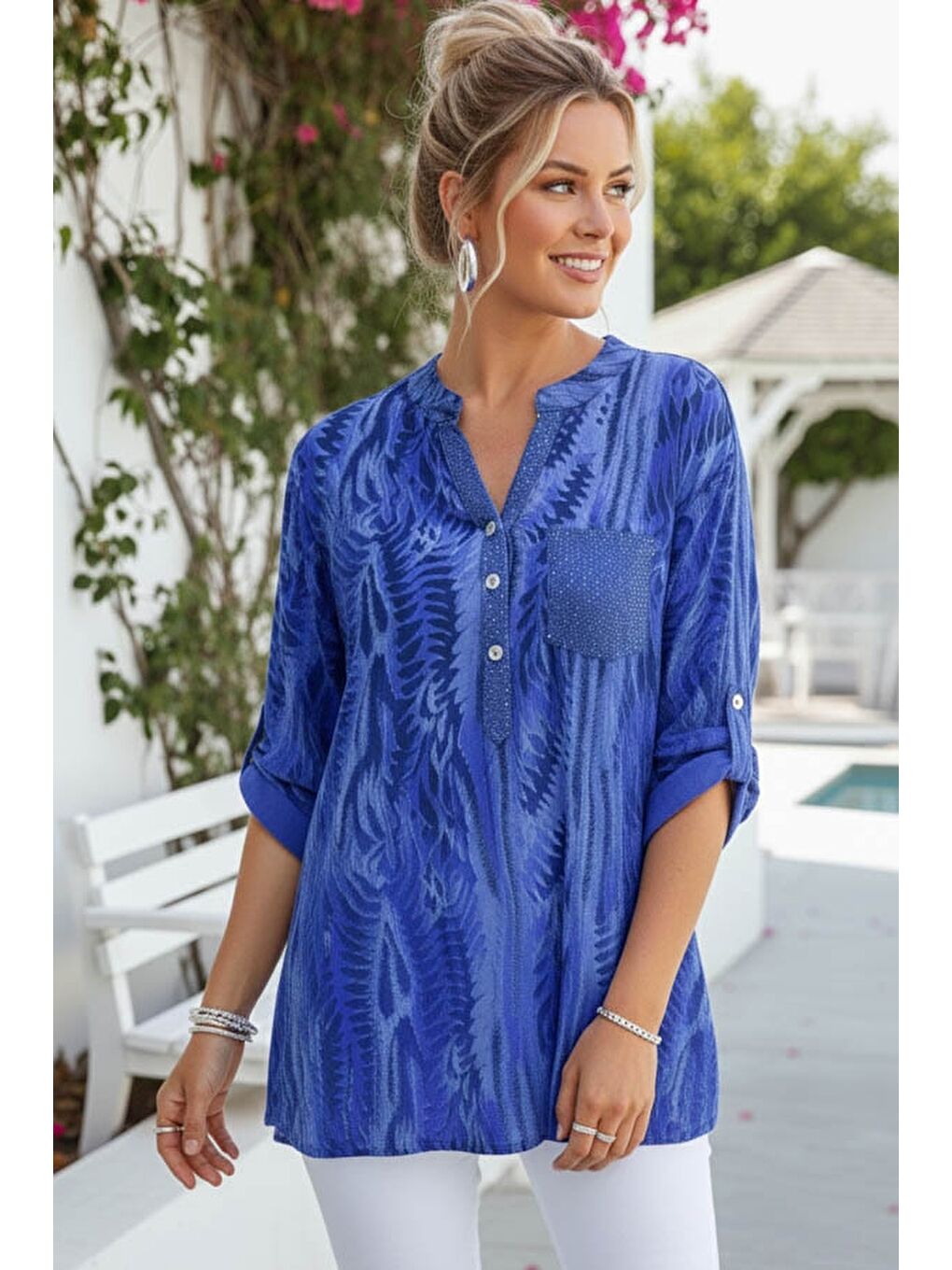İtalyan Saks Mavisi Hakim Yaka Düğmeli 3/4 Kol Desenli Düğmeli Pullu Cepli Viskon Dokuma Bluz 72 65-3