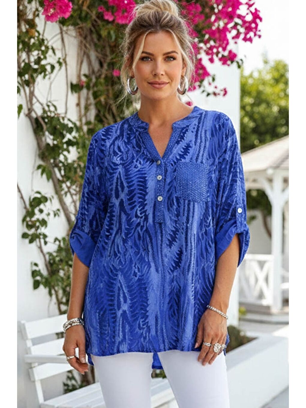 İtalyan Saks Mavisi Hakim Yaka Düğmeli 3/4 Kol Desenli Düğmeli Pullu Cepli Viskon Dokuma Bluz 72 65-4