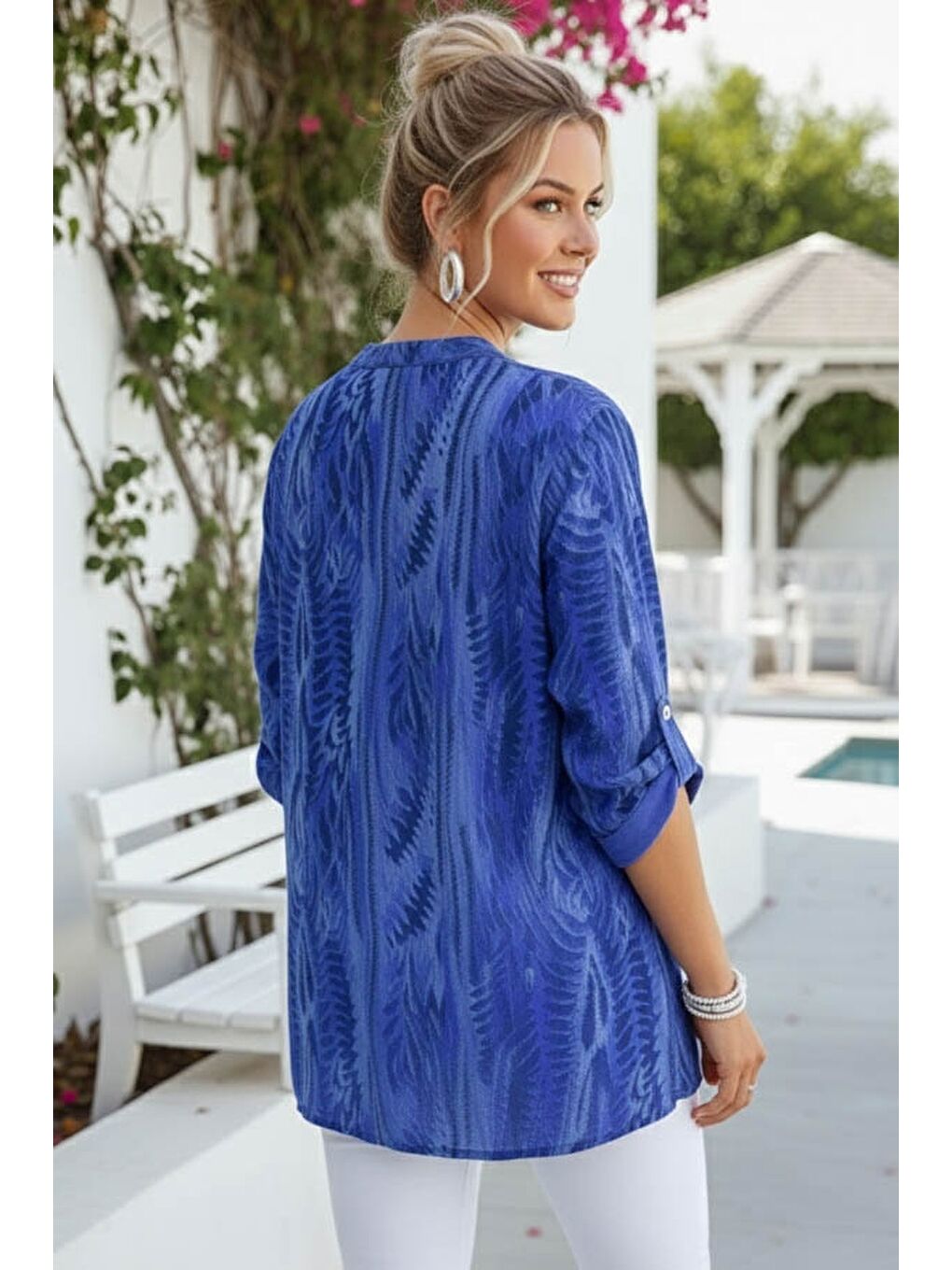 İtalyan Saks Mavisi Hakim Yaka Düğmeli 3/4 Kol Desenli Düğmeli Pullu Cepli Viskon Dokuma Bluz 72 65-6