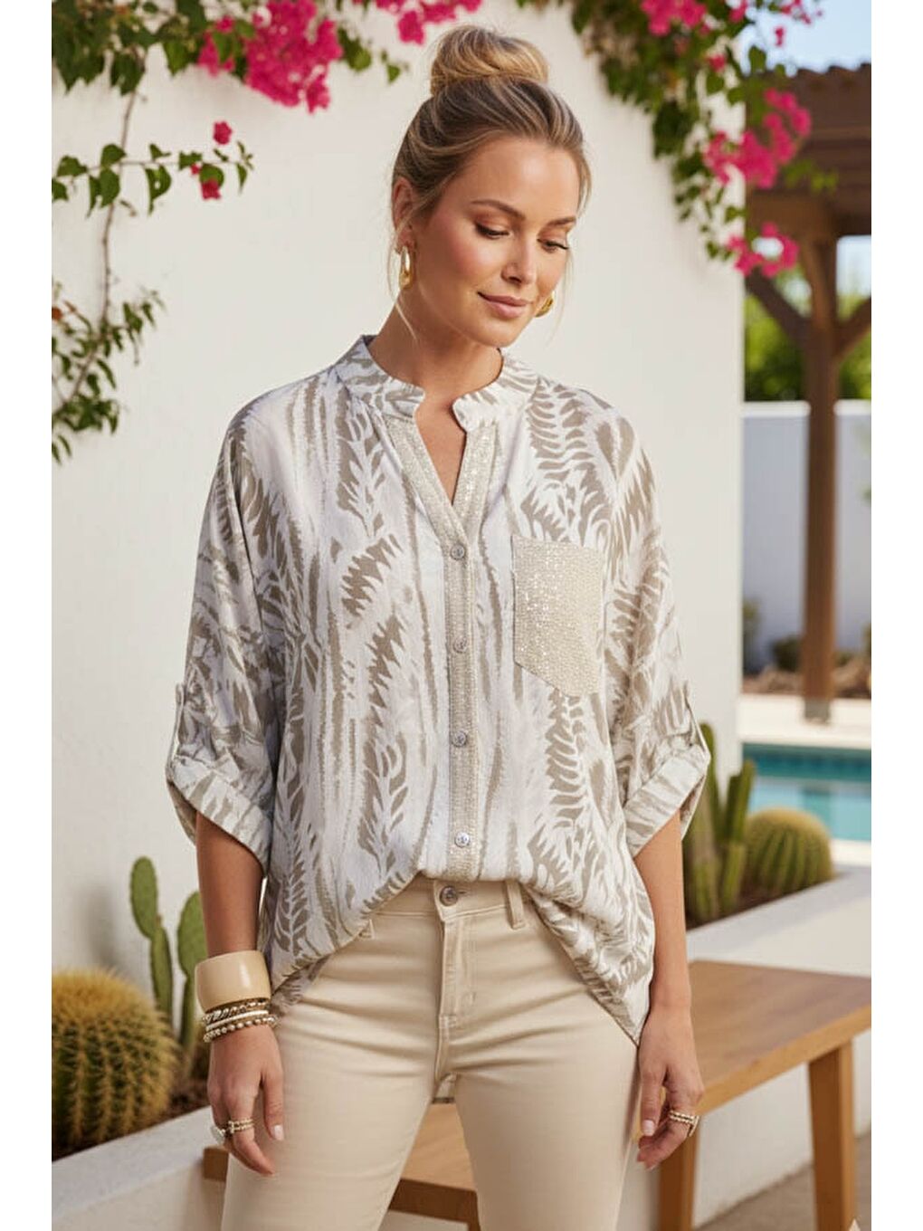 İtalyan Bej Hakim Yaka Düğmeli 3/4 Kol Desenli Pullu Cepli Casual Viskon Dokuma Bluz 77 65-1