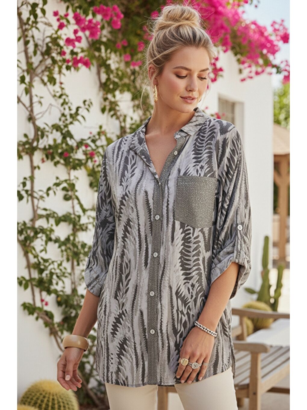 Bej İtalyan Vizon Hakim Yaka Düğmeli 3/4 Kol Desenli Pullu Cepli Casual Viskon Dokuma Bluz 77 65