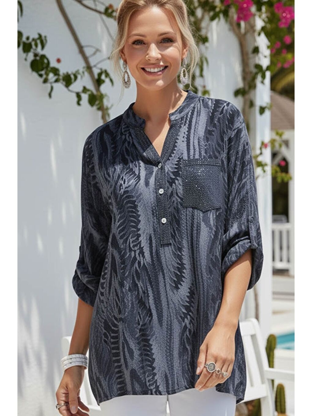 İtalyan Lacivert Hakim Yaka Düğmeli 3/4 Kol Desenli Düğmeli Pullu Cepli Viskon Dokuma Bluz 72 65-4