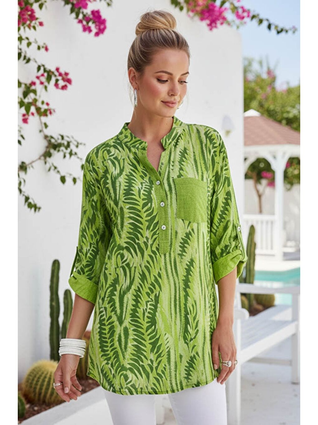 İtalyan Fıstık Yeşili Hakim Yaka Düğmeli 3/4 Kol Desenli Düğmeli Pullu Cepli Dokuma Bluz 72 65-1