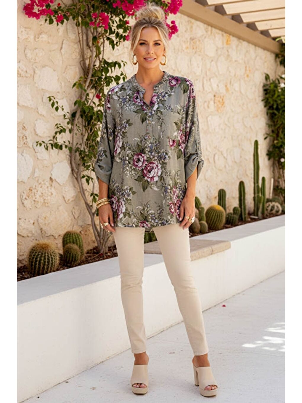 Bej İtalyan Vizon Hakim Yaka Düğmeli 3/4 Kol Çiçekli Cepli Casual Keten Görünümlü Dokuma Bluz 75 65-3