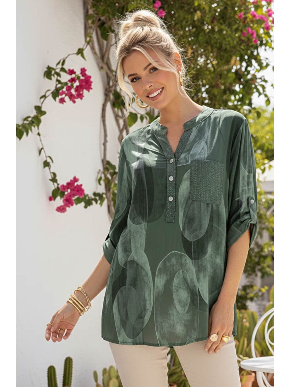 İtalyan Koyu Yeşil Hakim Yaka Düğmeli 3/4 Kol Geometrik Desenli Pullu Cepli Casual Viskon Bluz 75 60-1