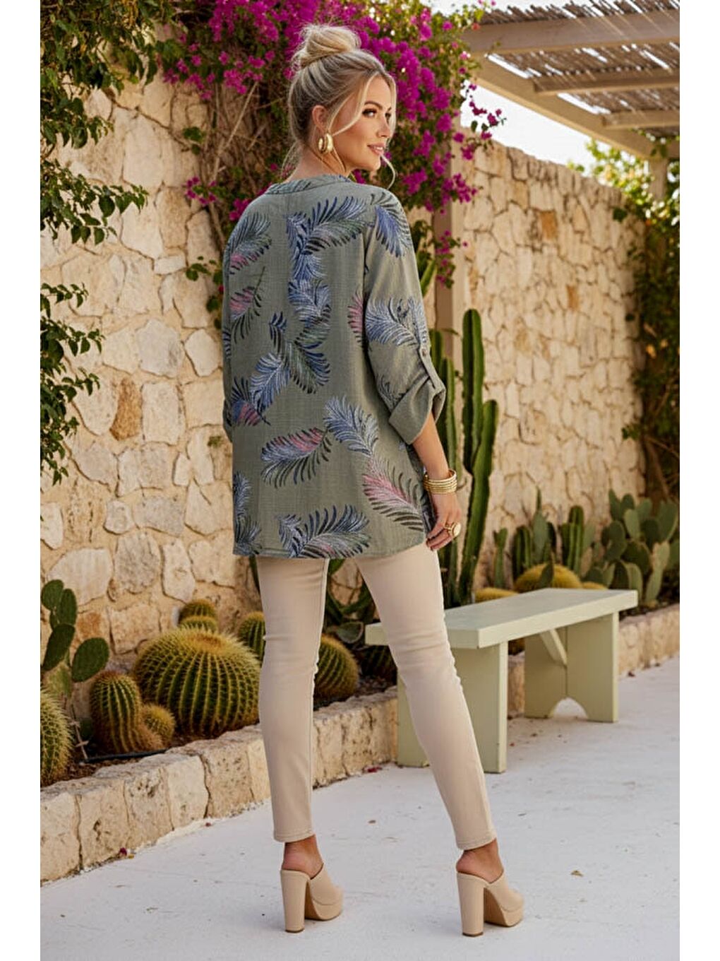İtalyan Haki Hakim Yaka Düğmeli 3/4 Kol Yaprak Desenli Cepli Keten Görünümlü Dokuma Bluz 75 65-4