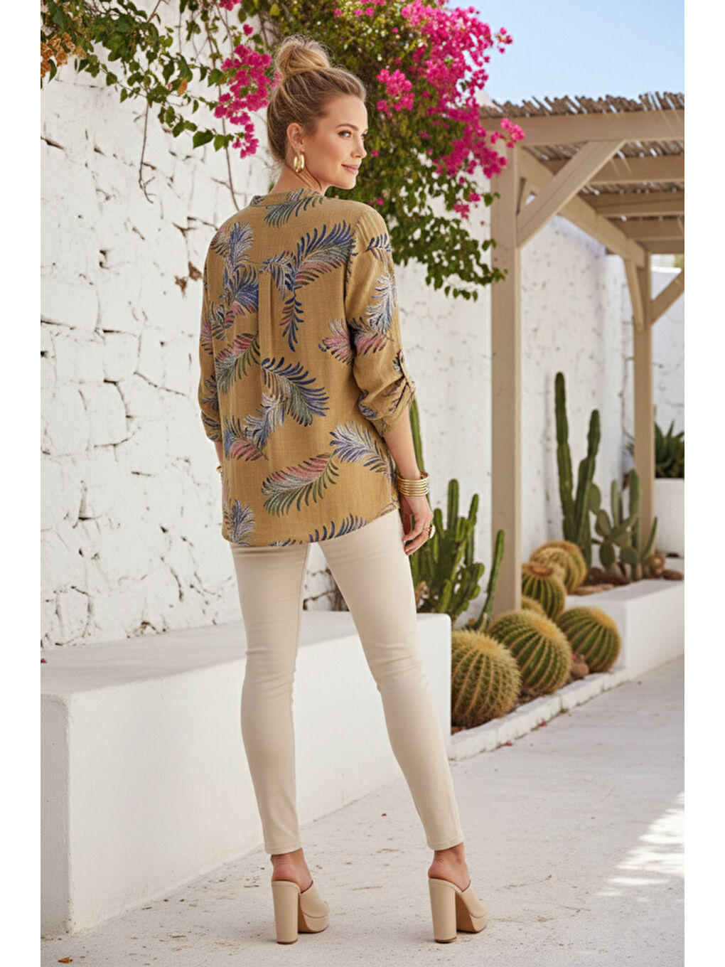 Sarı İtalyan Hardal Hakim Yaka Düğmeli 3/4 Kol Yaprak Desenli Cepli Keten Görünümlü Dokuma Bluz 75 65-4