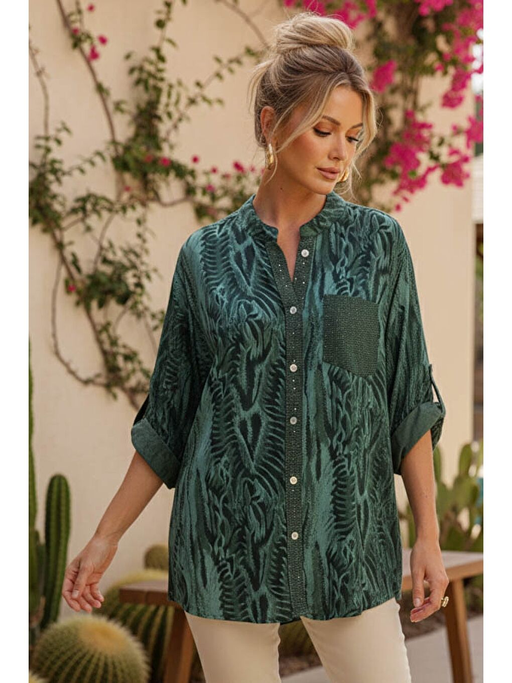 İtalyan Yeşil Hakim Yaka Düğmeli 3/4 Kol Desenli Pullu Cepli Casual Viskon Dokuma Bluz 77 65-1