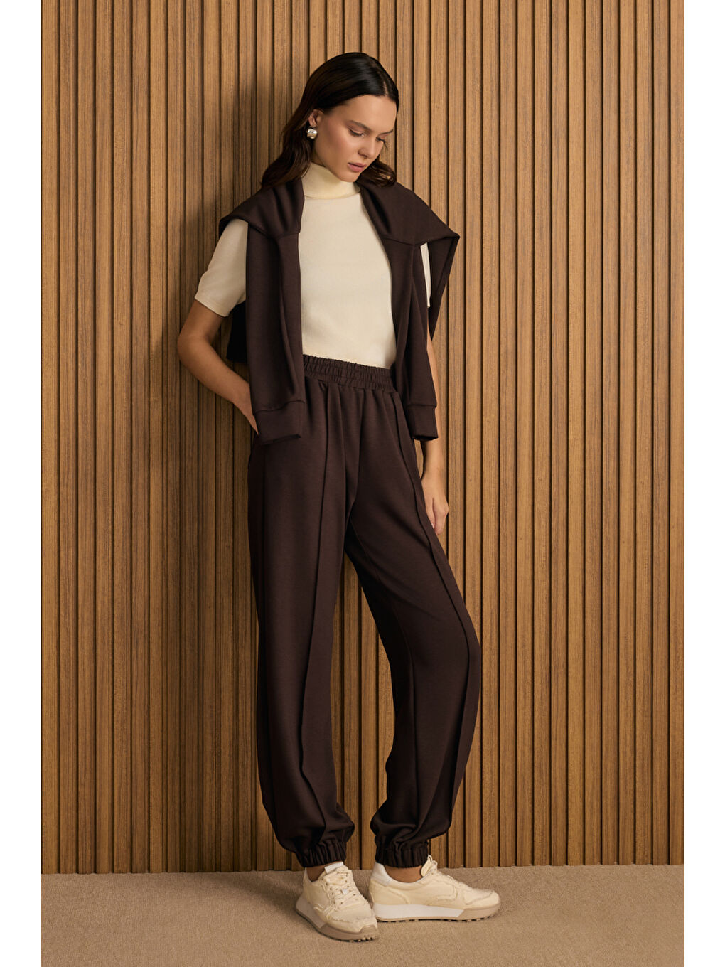 Kahverengi Beli ve Paçası Lastikli Viscon Örme Pantolon