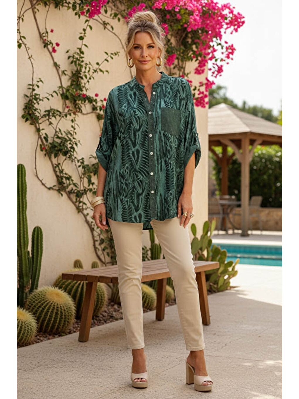 İtalyan Yeşil Hakim Yaka Düğmeli 3/4 Kol Desenli Pullu Cepli Casual Viskon Dokuma Bluz 77 65-5
