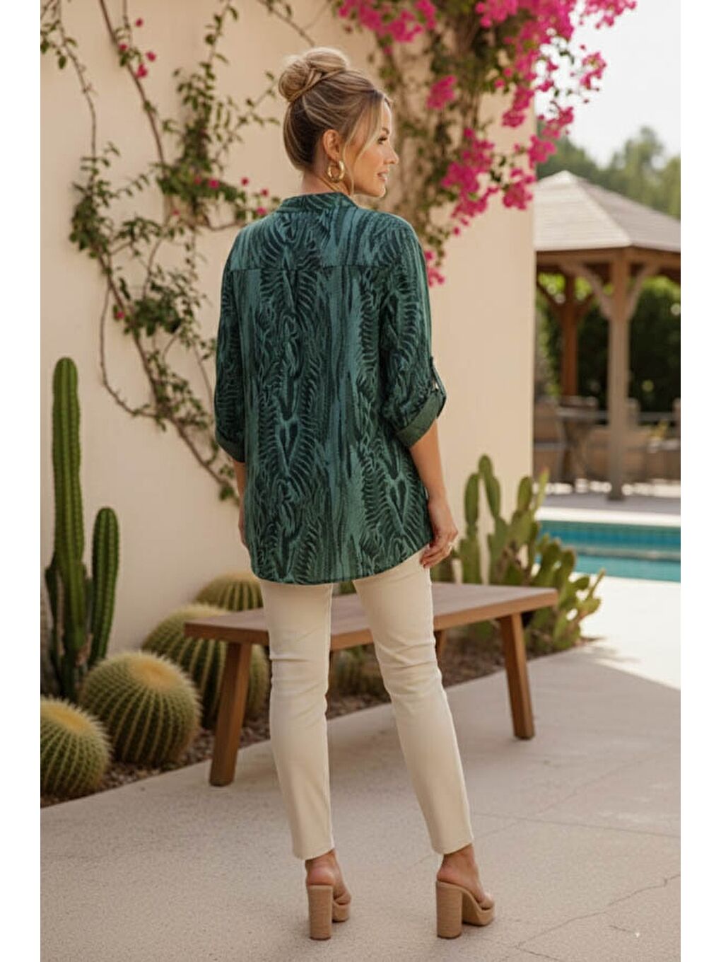 İtalyan Yeşil Hakim Yaka Düğmeli 3/4 Kol Desenli Pullu Cepli Casual Viskon Dokuma Bluz 77 65-6