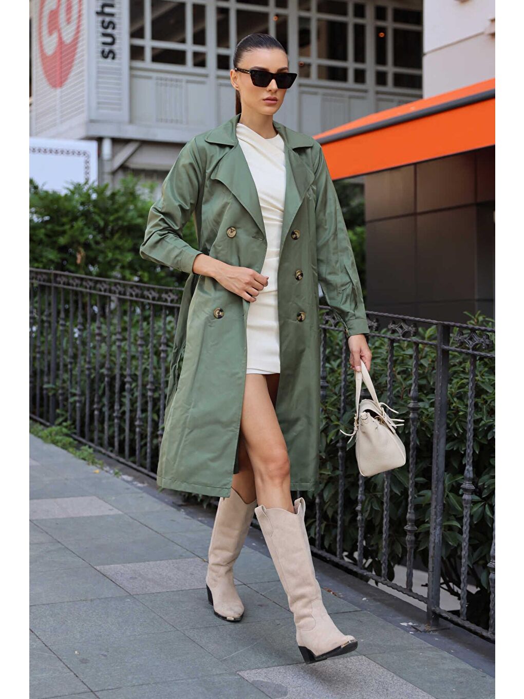 Haki Önü Düğmelli Kuşaklı Kruvaze Yaka Kadın Trençkot-1