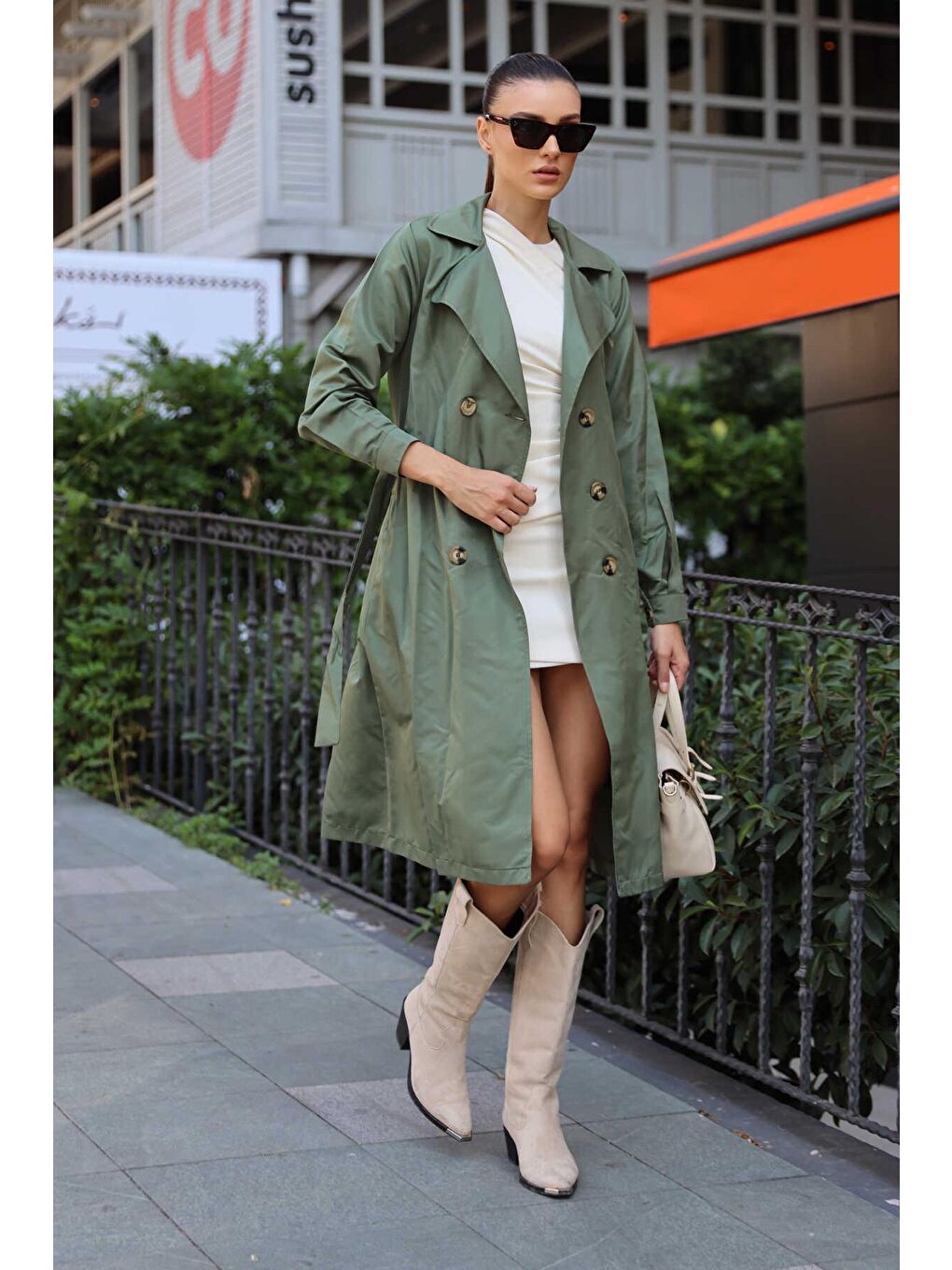 Haki Önü Düğmelli Kuşaklı Kruvaze Yaka Kadın Trençkot-2
