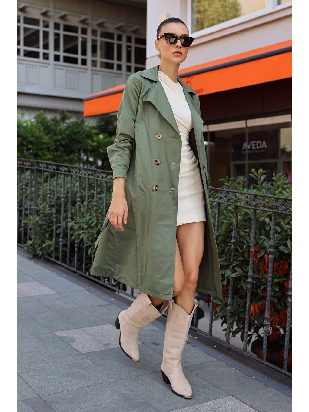 Haki Önü Düğmelli Kuşaklı Kruvaze Yaka Kadın Trençkot-3