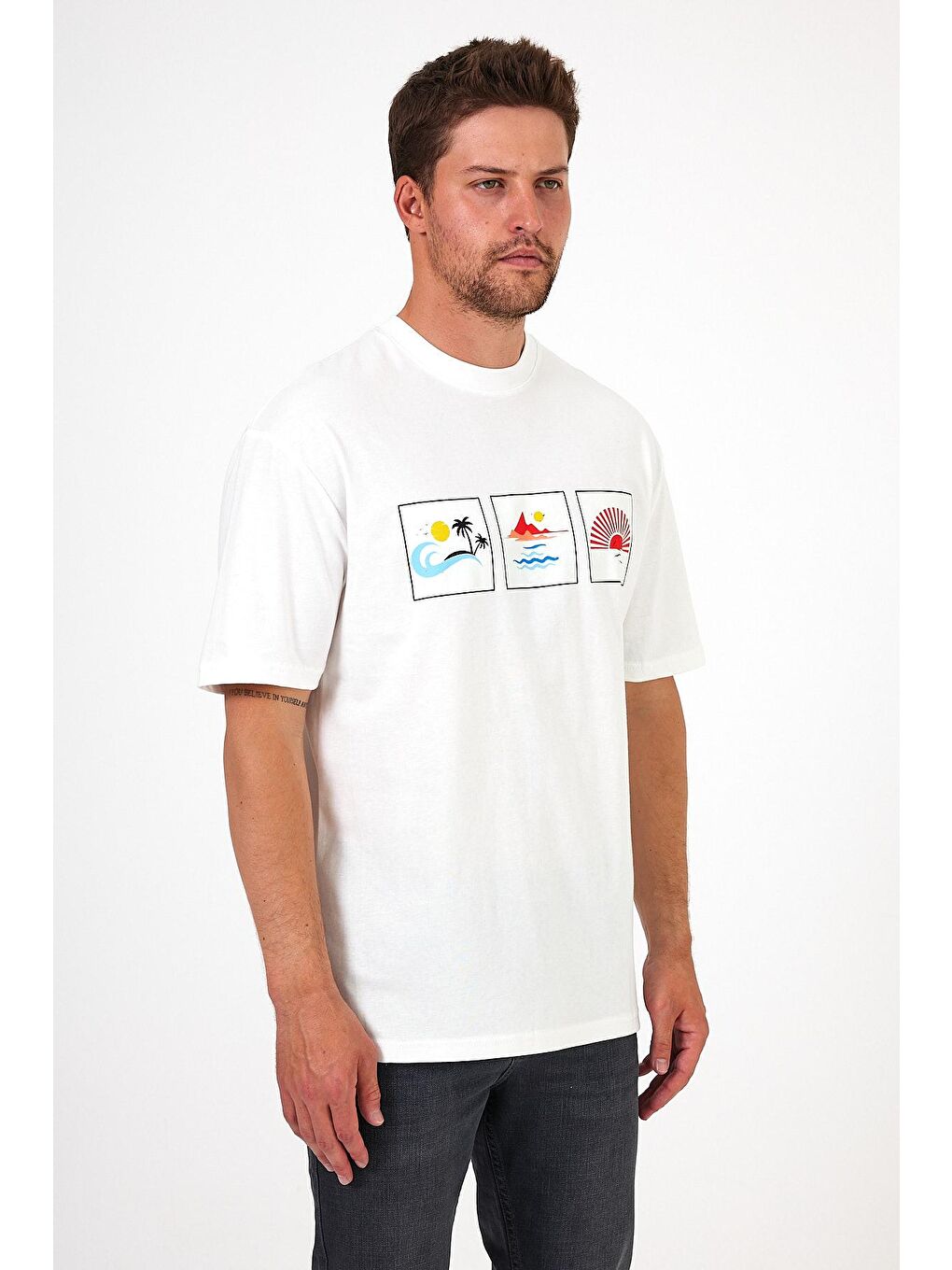 Beyaz Bisiklet Yaka  Baskılı Erkek Tişört 0210-1