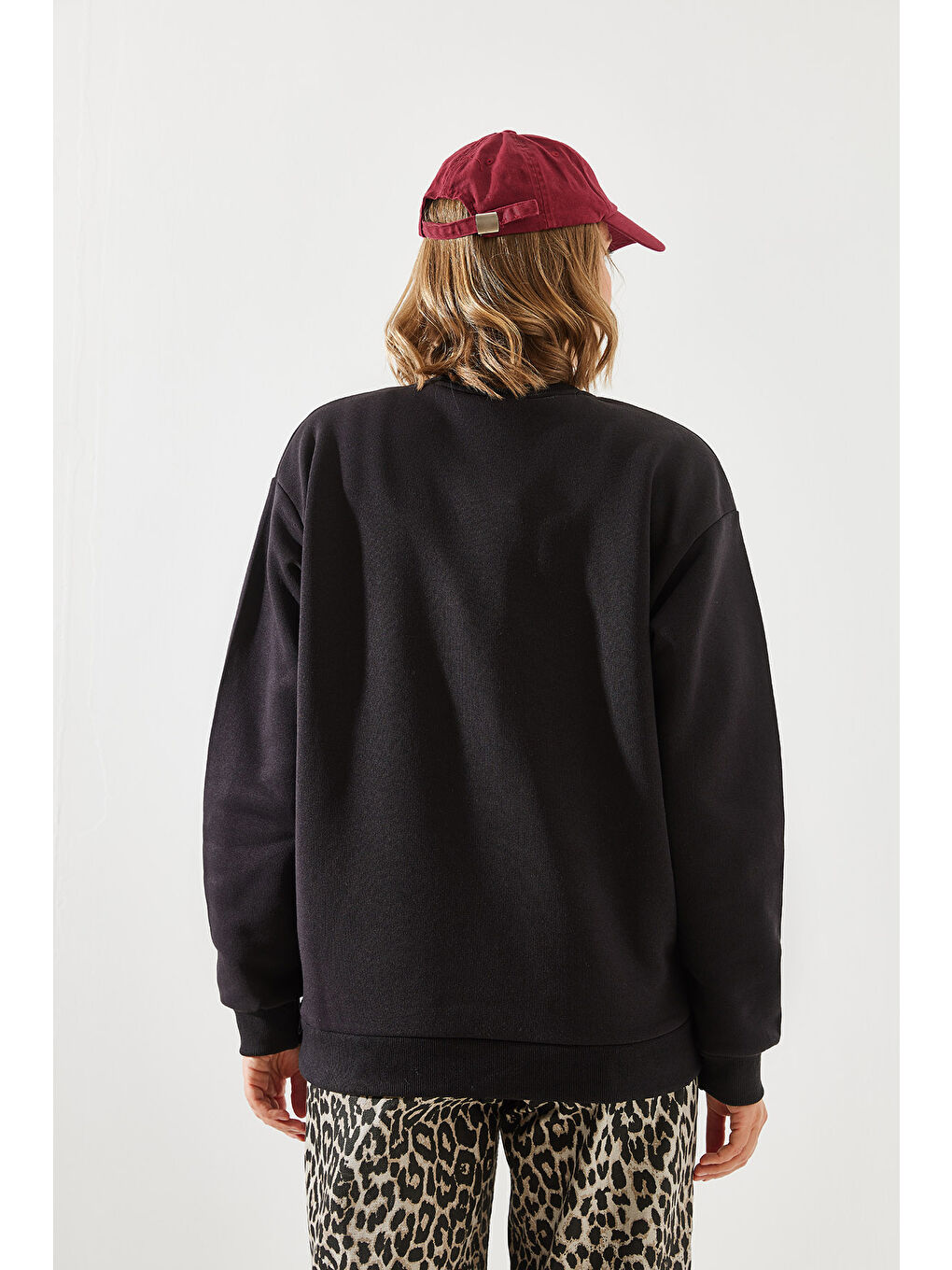 Siyah Kadın Bisiklet Yaka Şardonlu Basic Sweatshirt-2