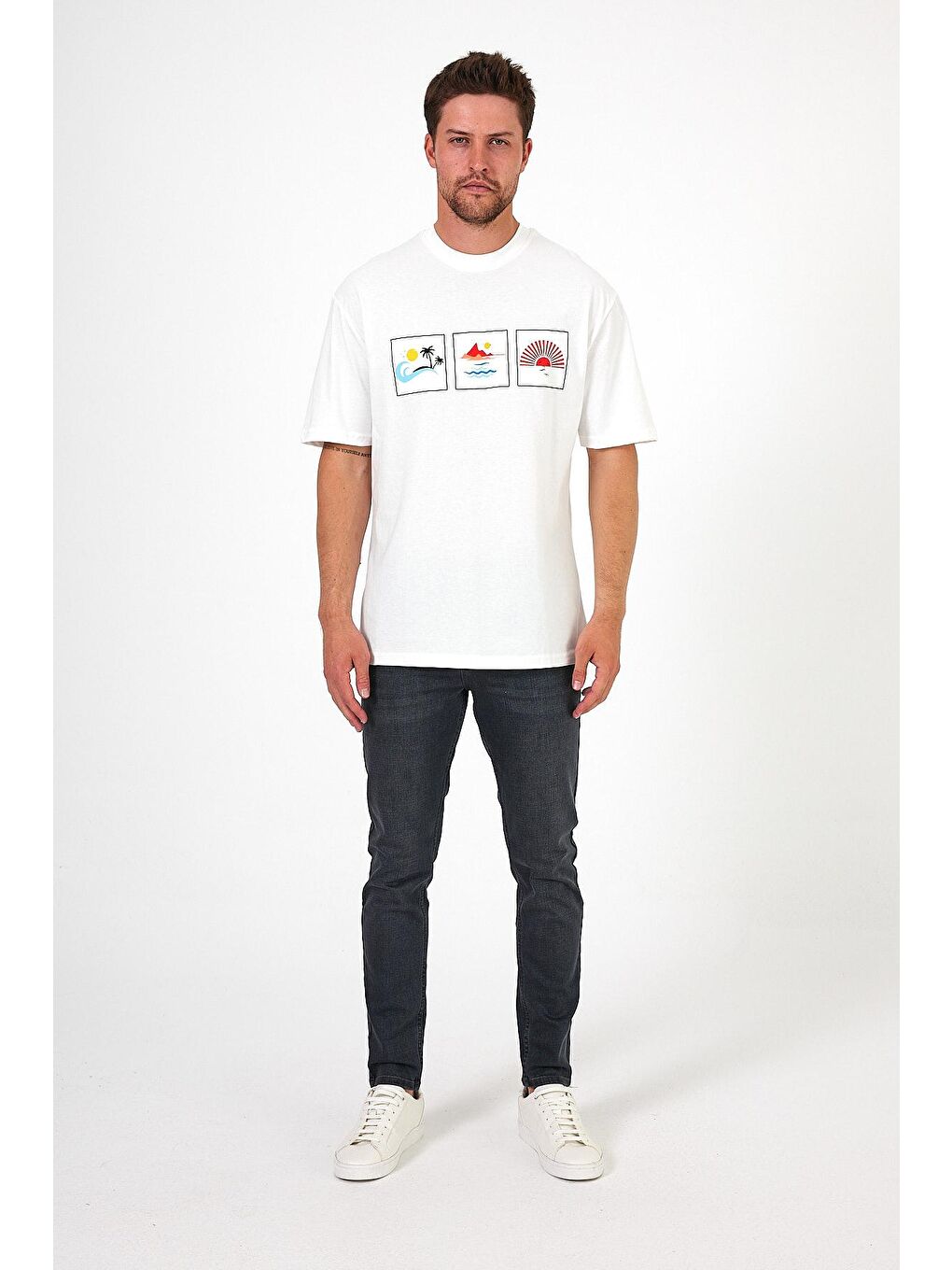 Beyaz Bisiklet Yaka  Baskılı Erkek Tişört 0210-4