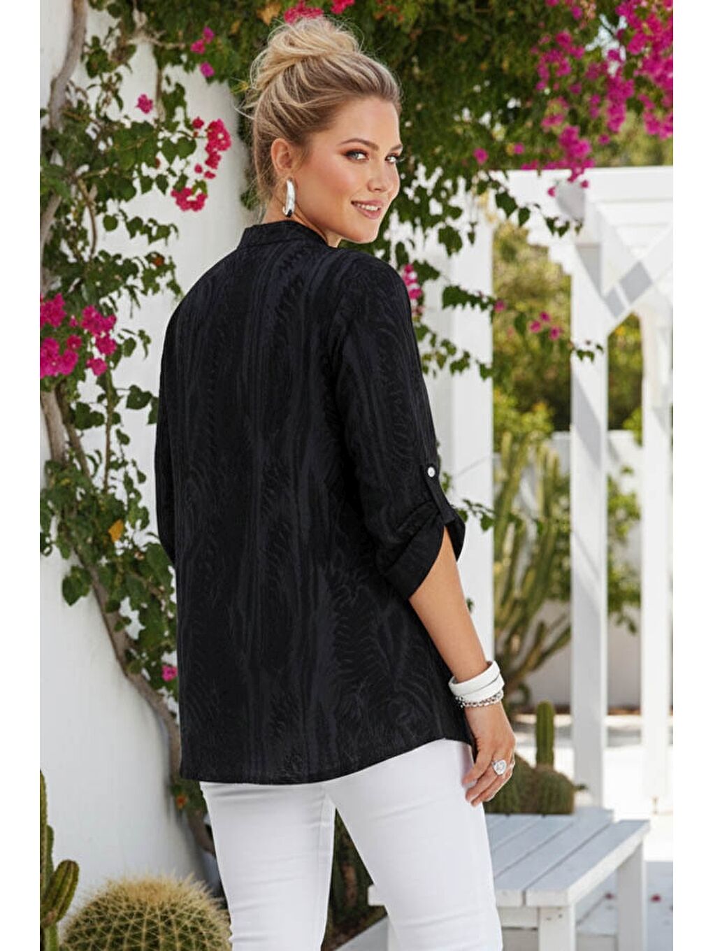 İtalyan Siyah-Mavi Hakim Yaka Düğmeli 3/4 Kol Desenli Düğmeli Pullu Cepli Viskon Dokuma Bluz 72 65-5